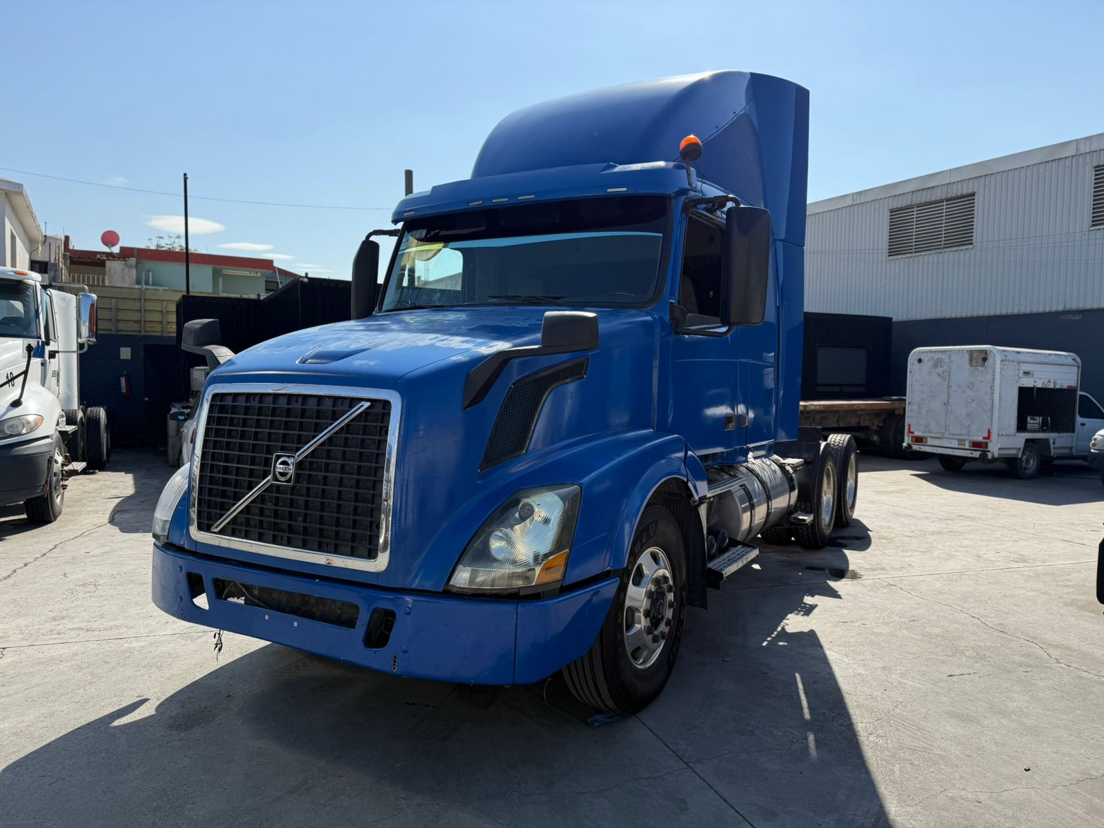 Volvo VNL  64T